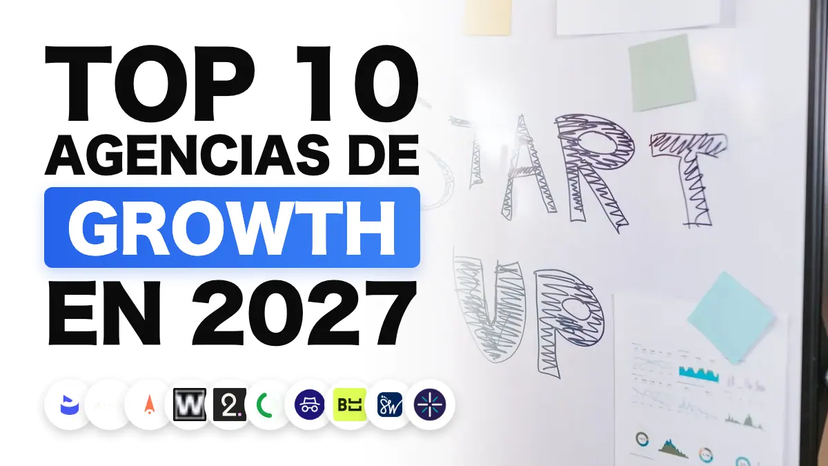 Persona presentando un plan en una pizarra ante un equipo de startup, que ilustra la clasificación de las mejores agencias de growth marketing de Francia