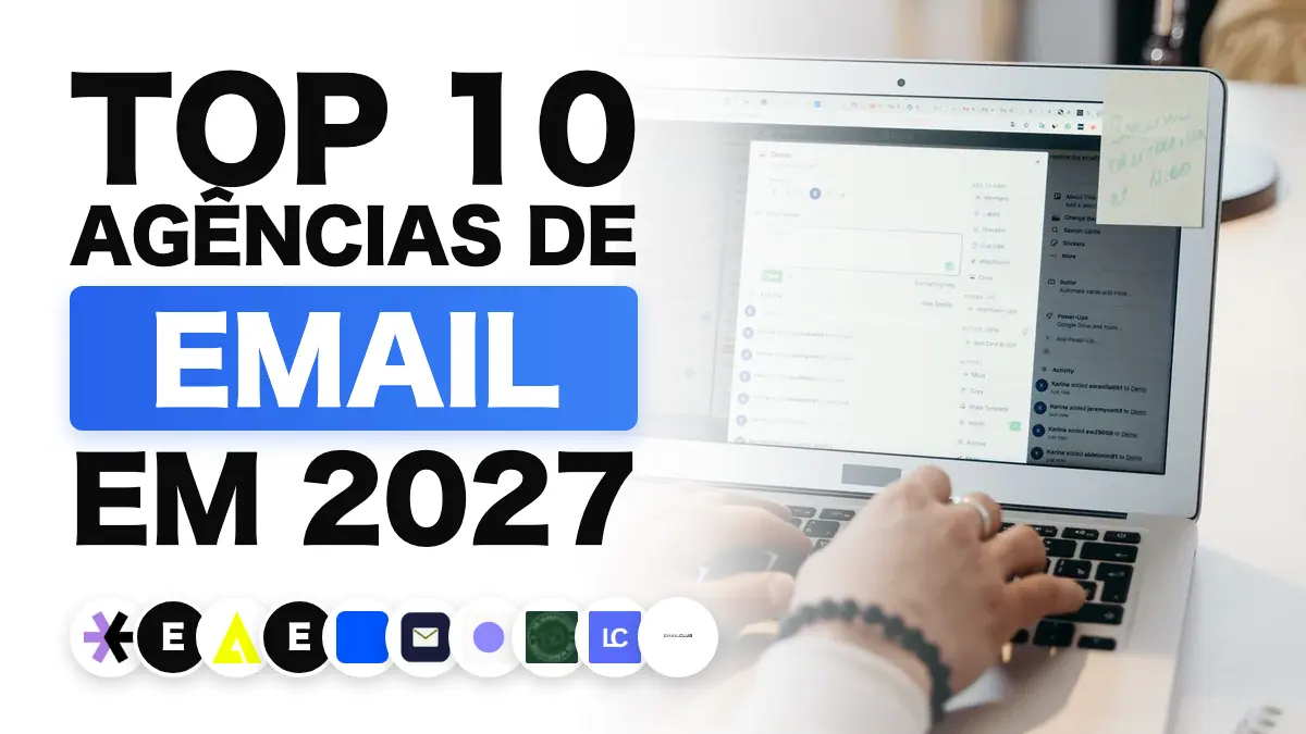 Pessoa digitando num notebook num escritório iluminado, que ilustra o ranking das melhores agências de e-mail marketing na França