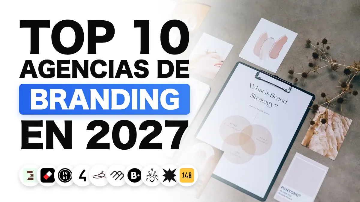 Materiales de identidad visual y muestras de color sobre un escritorio, que ilustra la clasificación de las mejores agencias de branding de Francia