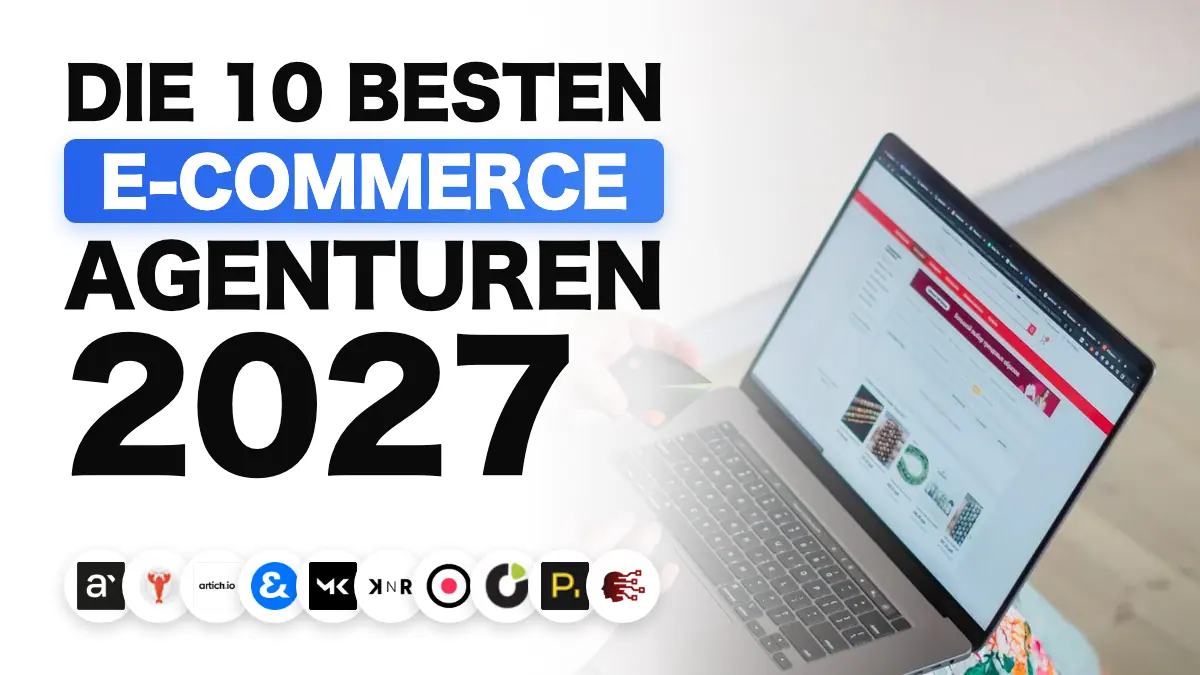 Frau kauft online mit Laptop und Bankkarte ein, illustriert das Ranking der besten E-Commerce-Agenturen in Frankreich